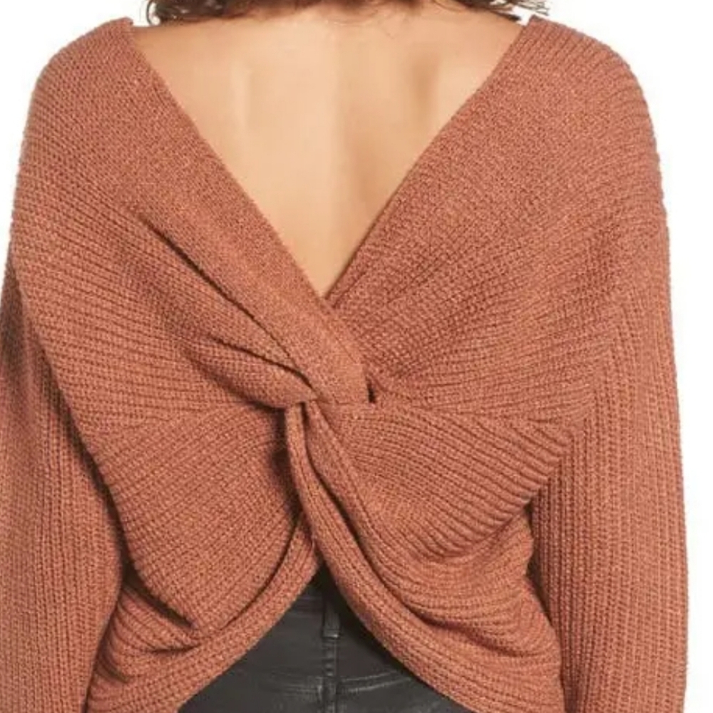 ✨ 4/$15 moon & madison V-Neck Twist Back Sweater
